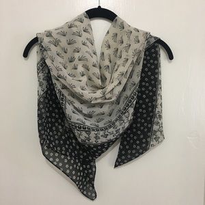 NWOT trendy scarf